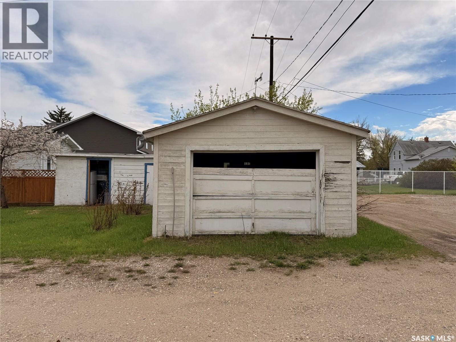 318 Mctavish Street, Outlook, Saskatchewan  S0L 2N0 - Photo 28 - SK036175