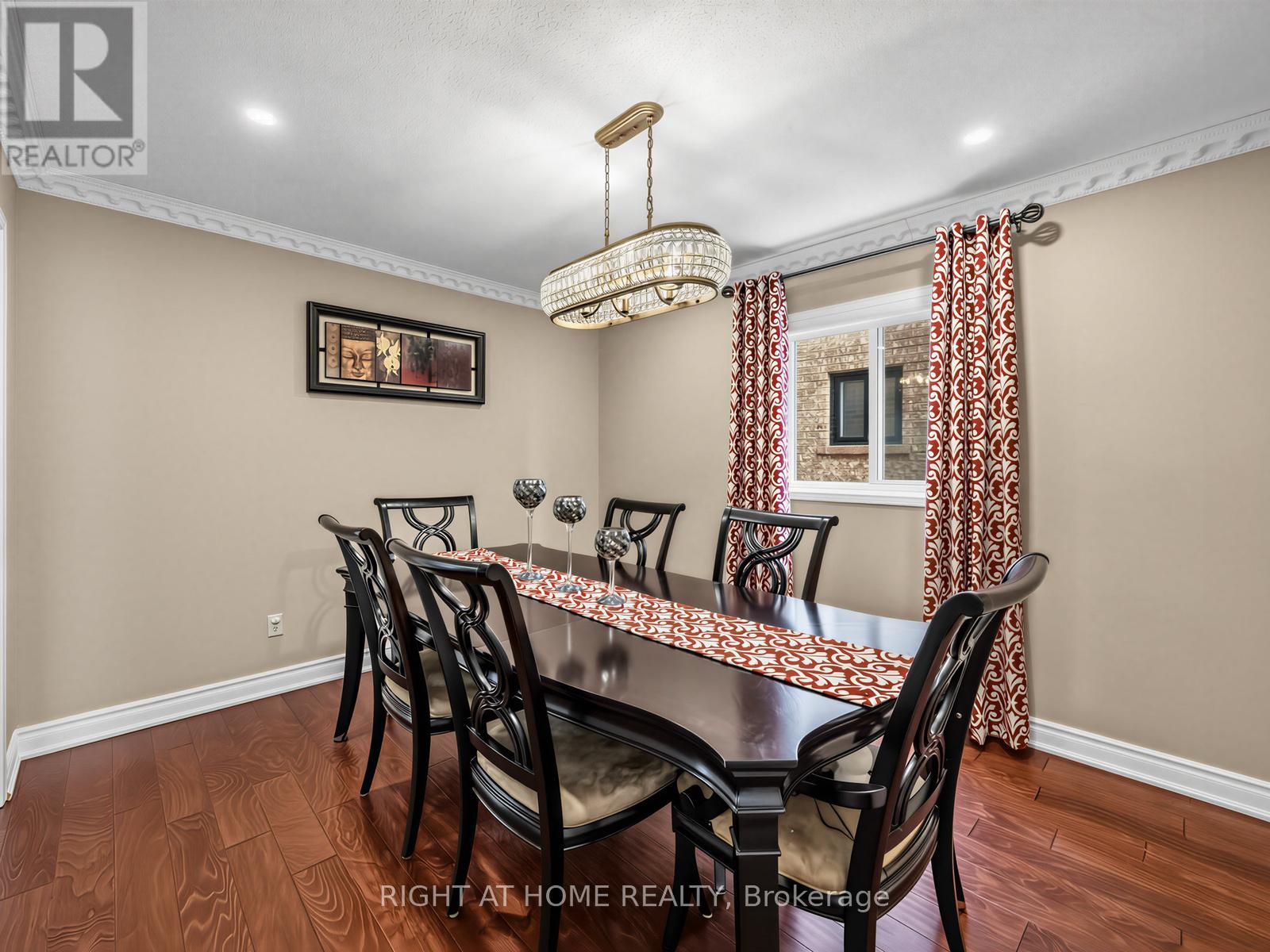 7068 Rosehurst Drive, Mississauga, Ontario L5N 6Y8 - Photo 7 - W13125540