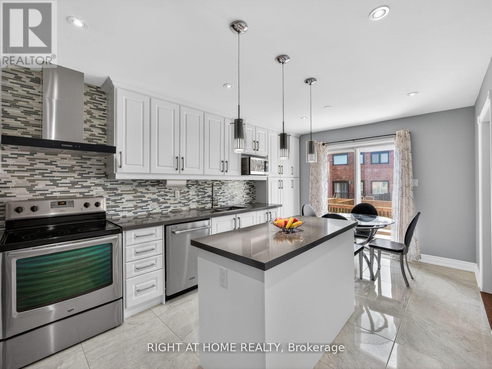 7068 Rosehurst Drive, Mississauga, Ontario  L5N 6Y8 - Photo 13 - W13125540