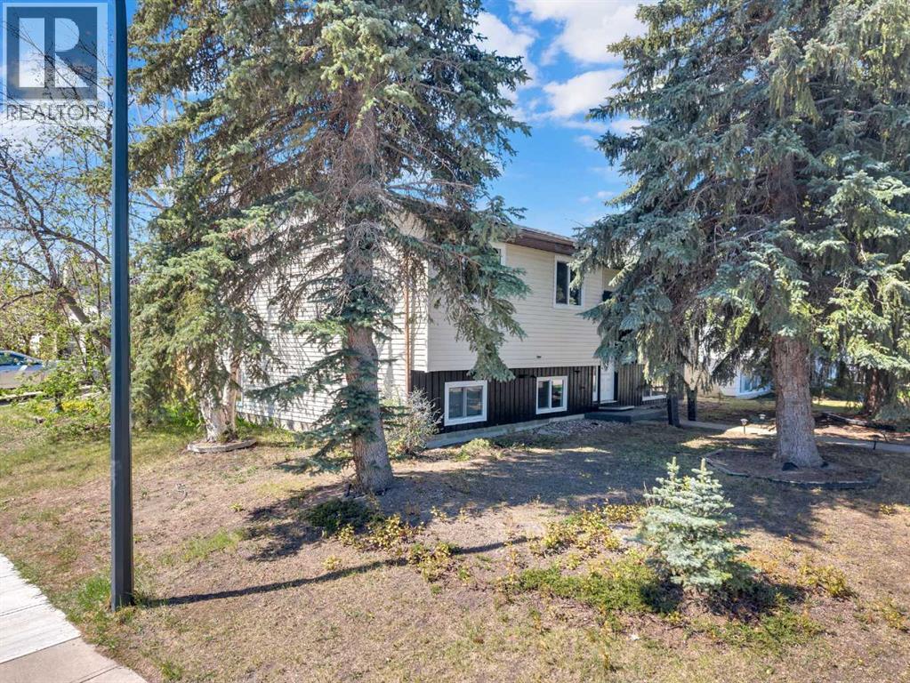 3409 39 Street, Red Deer, Alberta  T4N 5T7 - Photo 1 - A2313993