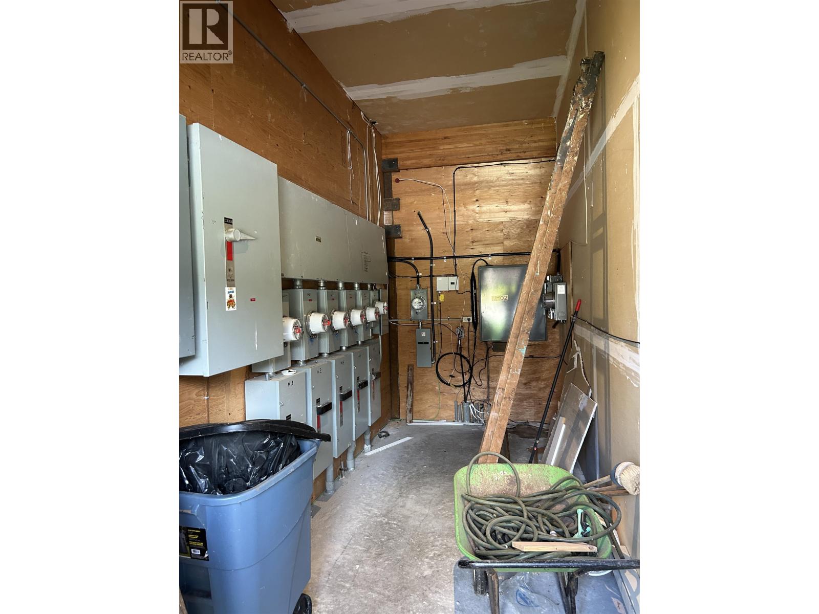 739&747 North Road, Gibsons, British Columbia  V0N 1V9 - Photo 14 - C8078979