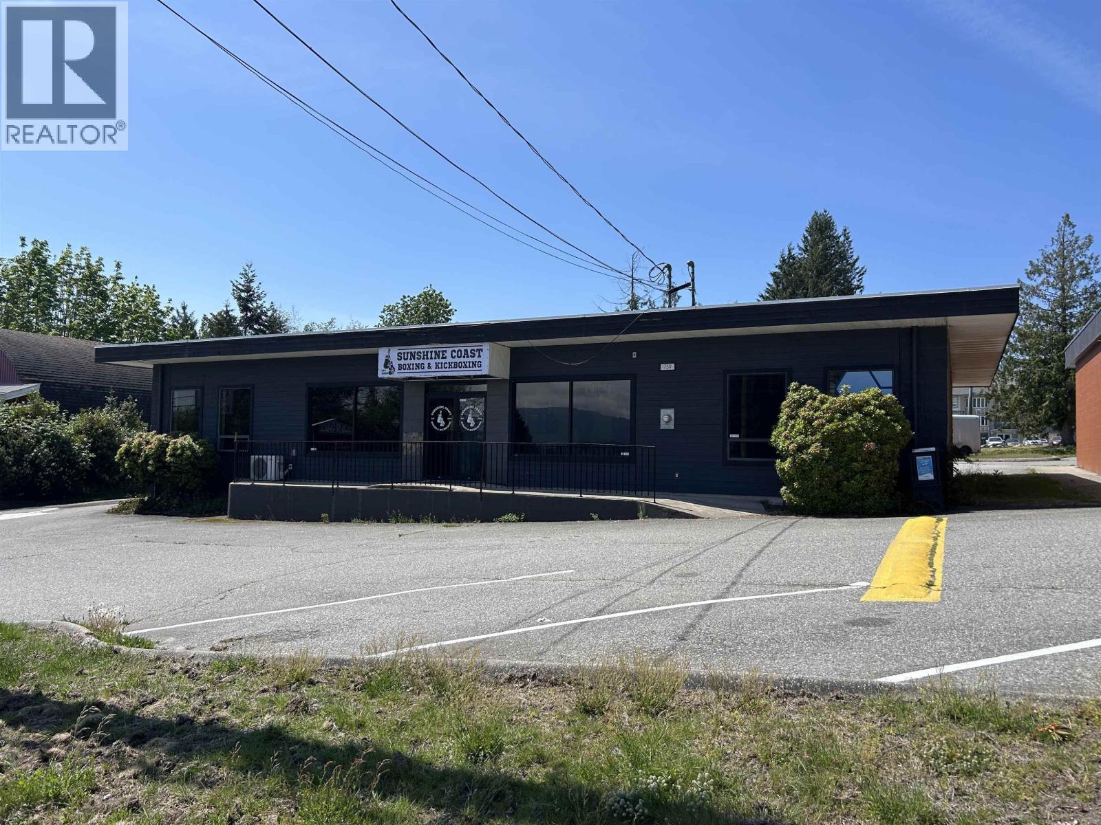 739&747 North Road, Gibsons, British Columbia  V0N 1V9 - Photo 9 - C8078979