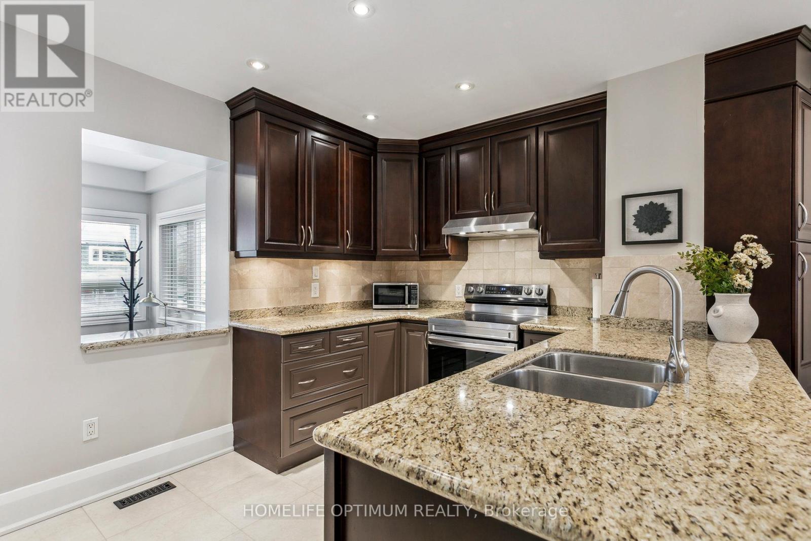 52 Hillsdale Avenue W, Toronto, Ontario  M5P 1E8 - Photo 5 - C13167166