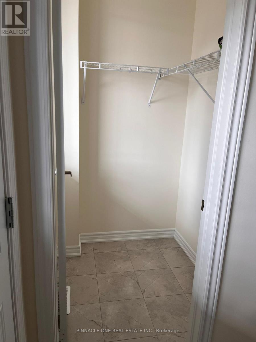 2107 Hallandale Street, Oshawa, Ontario  L1H 8L7 - Photo 12 - E13167174