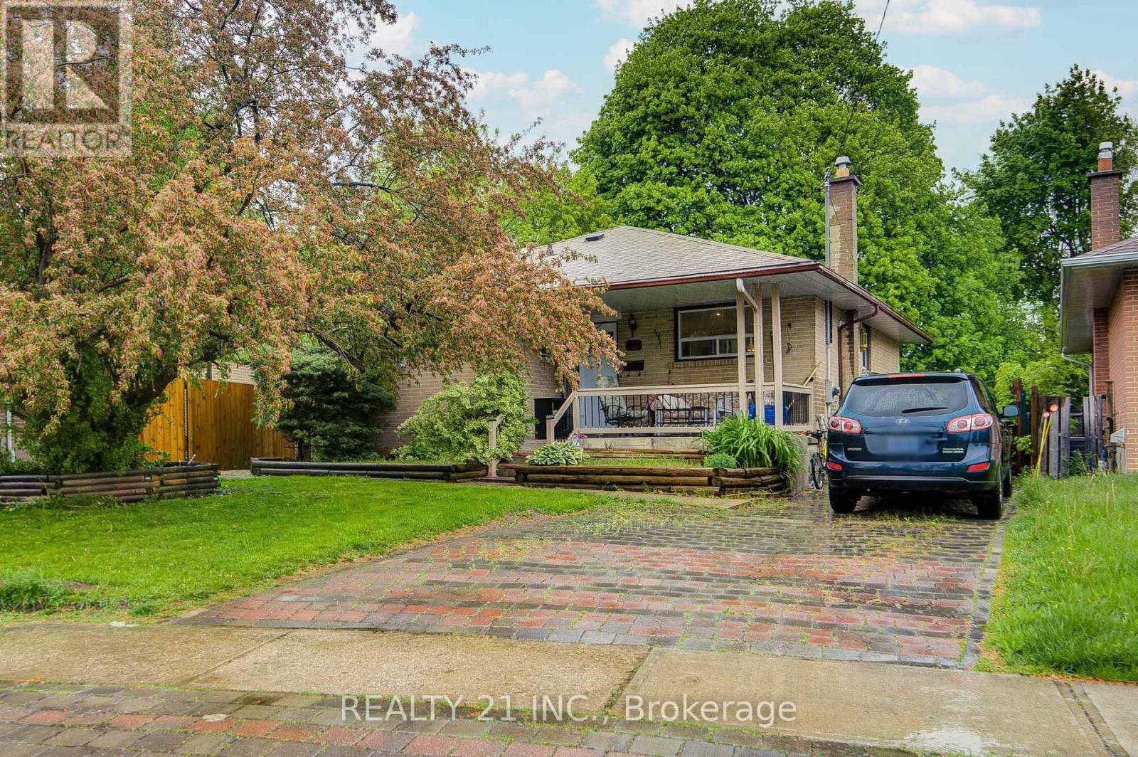 44 SUNDANCE CRESCENT, Toronto, Ontario
