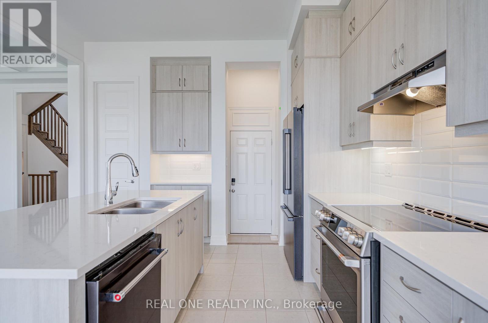 1204 Onyx Trail, Oakville, Ontario L6H 7G1 - Photo 13 - W13167168