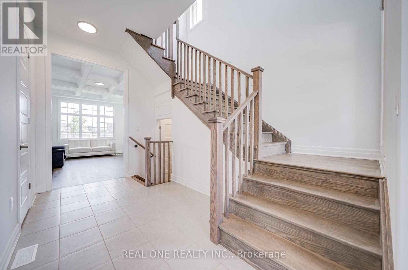 1204 Onyx Trail, Oakville, Ontario L6H 7G1 - Photo 5 - W13167168