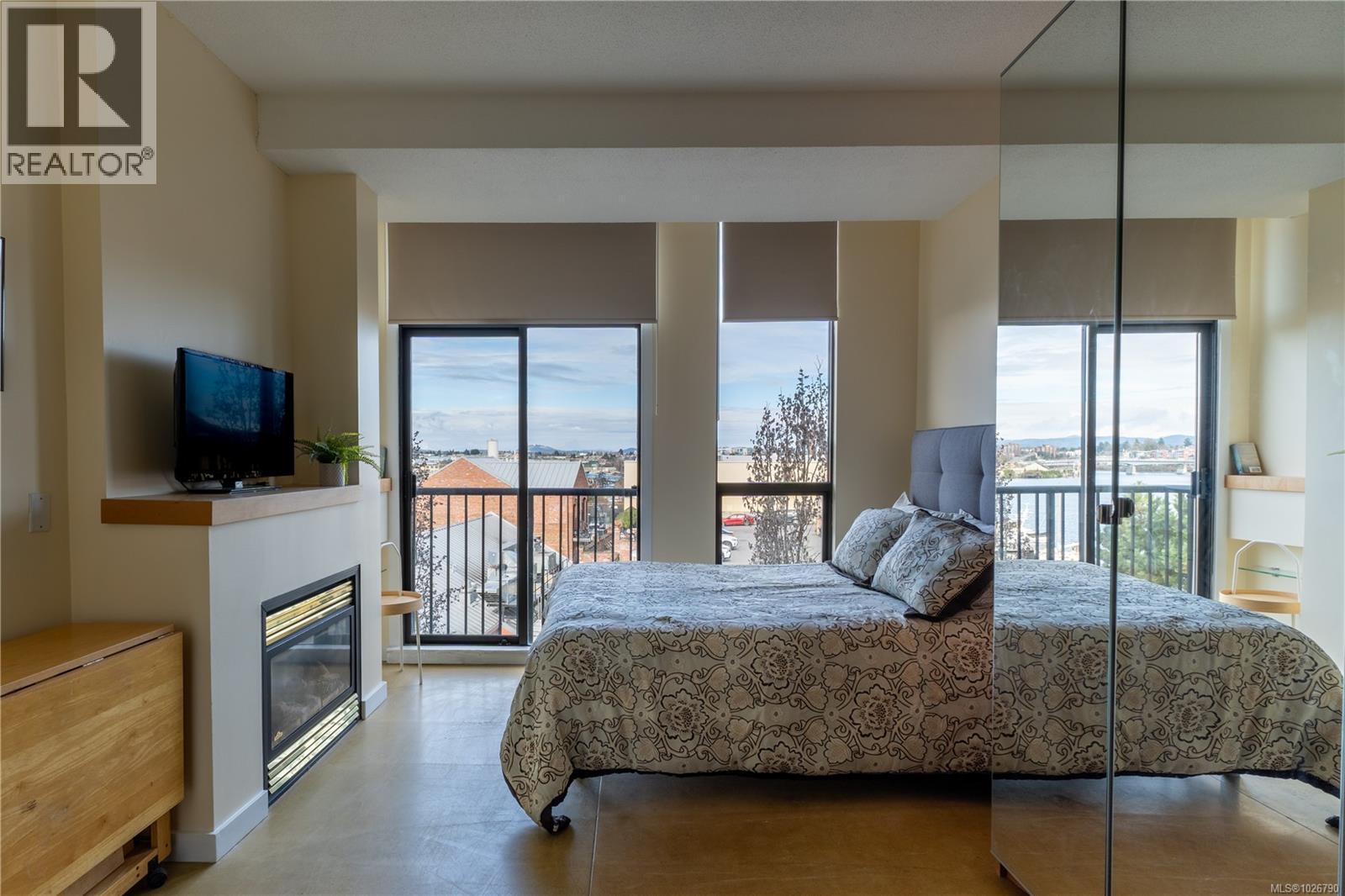 419 409 Swift St, Victoria, British Columbia  V8W 1S2 - Photo 1 - 1026790