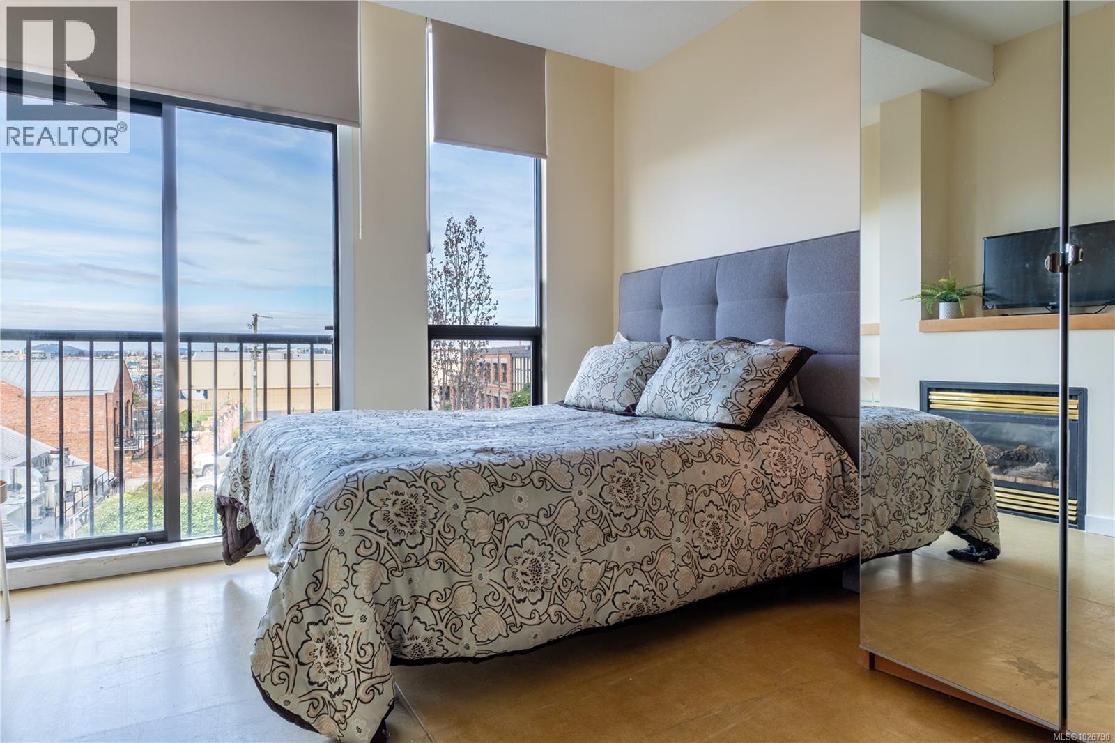 419 409 Swift St, Victoria, British Columbia  V8W 1S2 - Photo 4 - 1026790