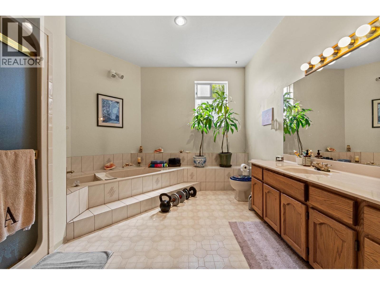 307 Rosehill Wynd, Delta, British Columbia  V4M 3L8 - Photo 15 - R3117685