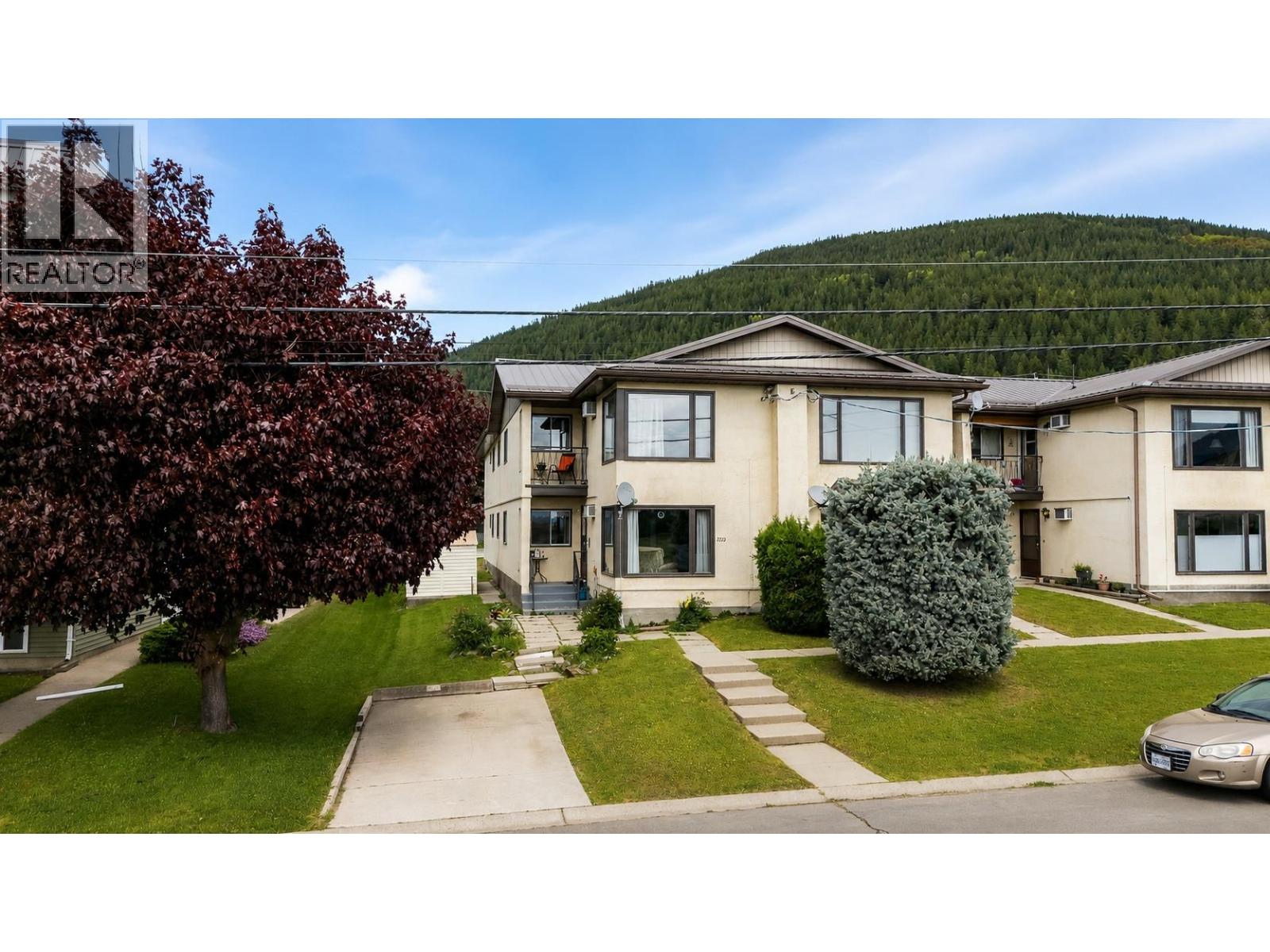 1720 HILLSIDE Street, Creston, British Columbia
