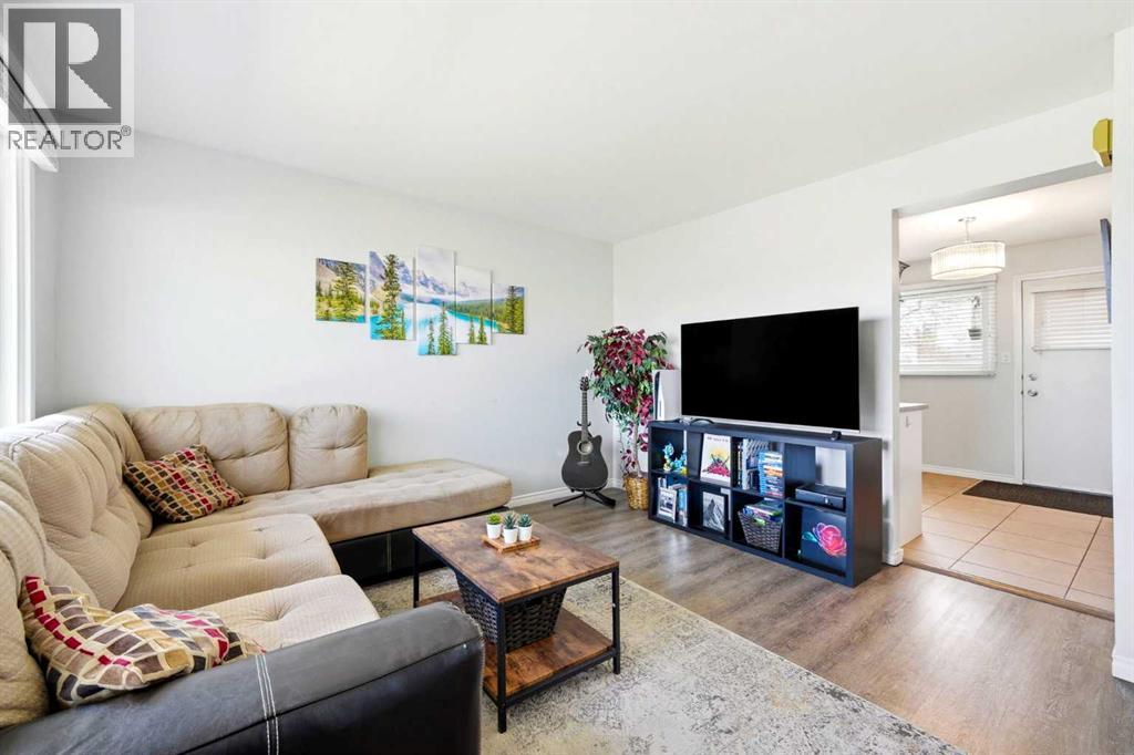 583 Killarney Glen Court Sw, Calgary, Alberta  T3E 7H4 - Photo 4 - A2313767