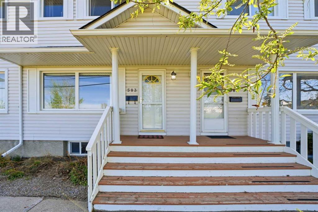583 Killarney Glen Court Sw, Calgary, Alberta  T3E 7H4 - Photo 2 - A2313767