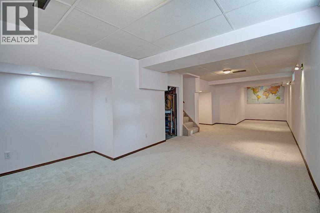 345 Sandringham Court Nw, Calgary, Alberta  T3K 3V6 - Photo 34 - A2314042