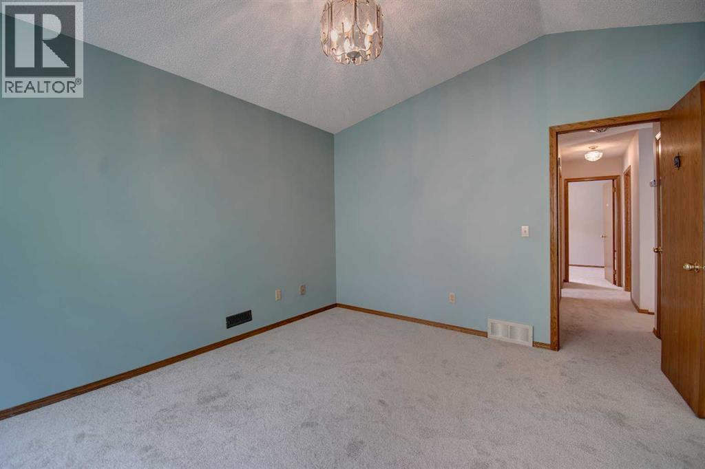 345 Sandringham Court Nw, Calgary, Alberta  T3K 3V6 - Photo 20 - A2314042