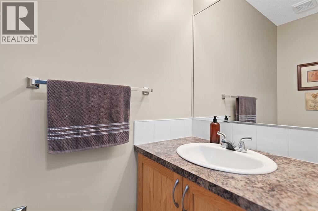 173 Bayside Point Sw, Airdrie, Alberta  T4B 2Z2 - Photo 8 - A2297209