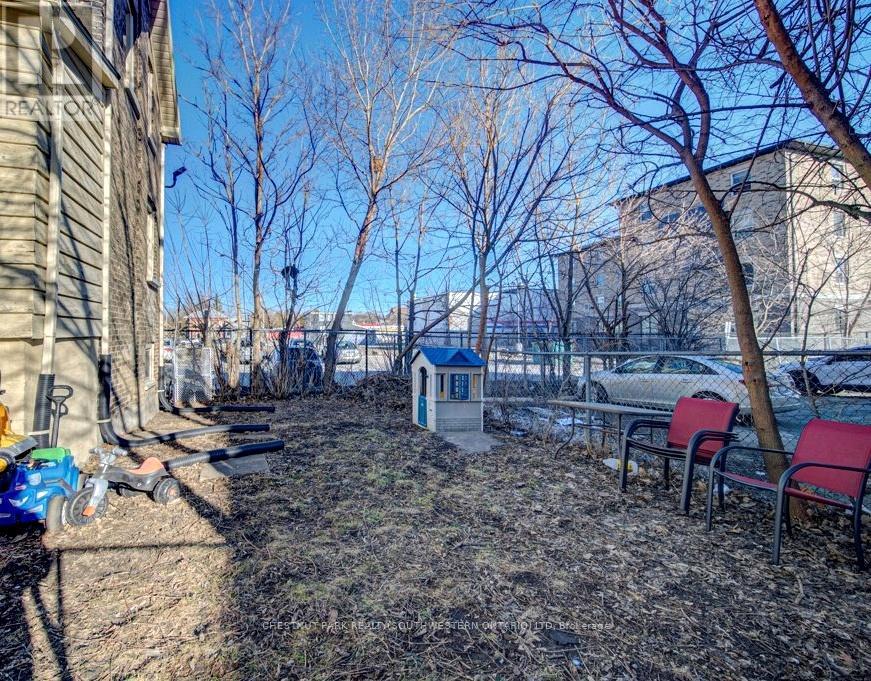 133 Darling Street, Brantford, Ontario  N3T 2L1 - Photo 34 - X12890276