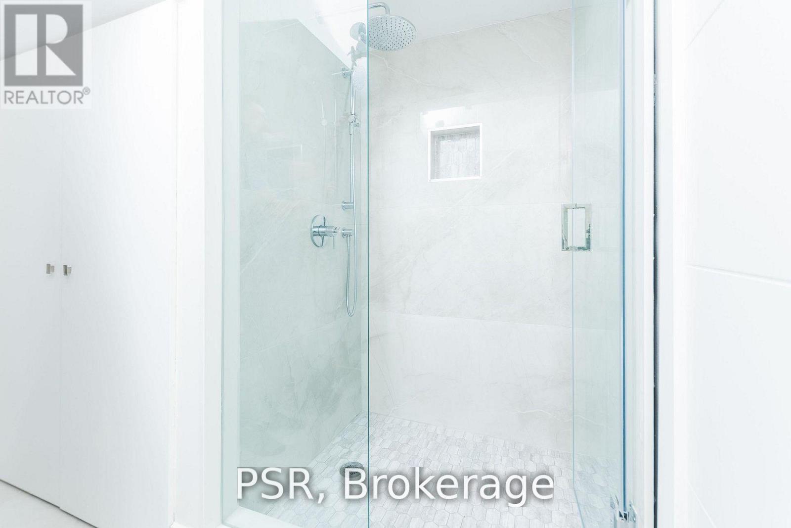 10 Bishop Street, Toronto, Ontario  M5R 1N2 - Photo 12 - C13167198