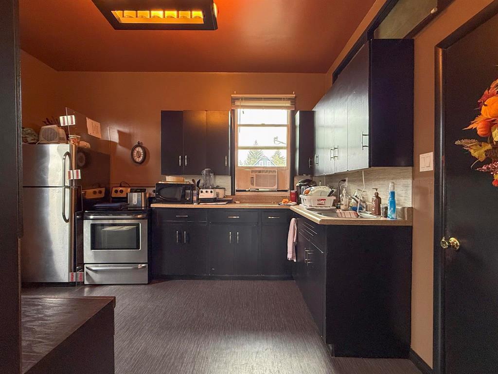 221 Fourth Street, Reston, Manitoba  R0M 1X0 - Photo 6 - 202611314