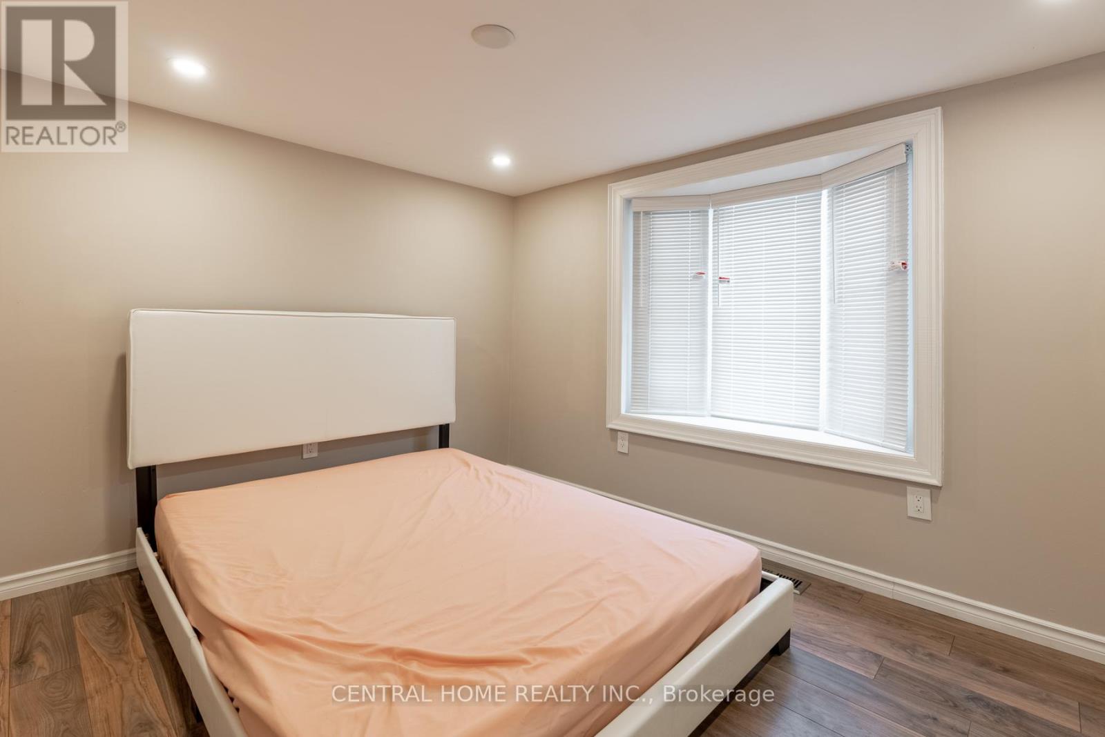 651 16th Avenue, Richmond Hill, Ontario  L4C 7A8 - Photo 11 - N13167206