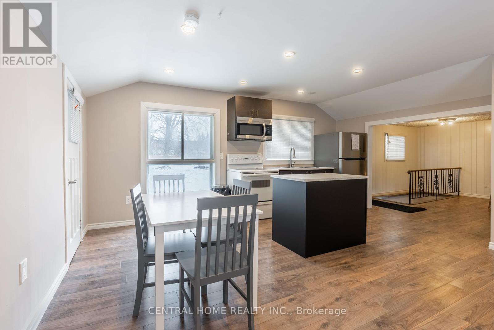 651 16th Avenue, Richmond Hill, Ontario  L4C 7A8 - Photo 6 - N13167206