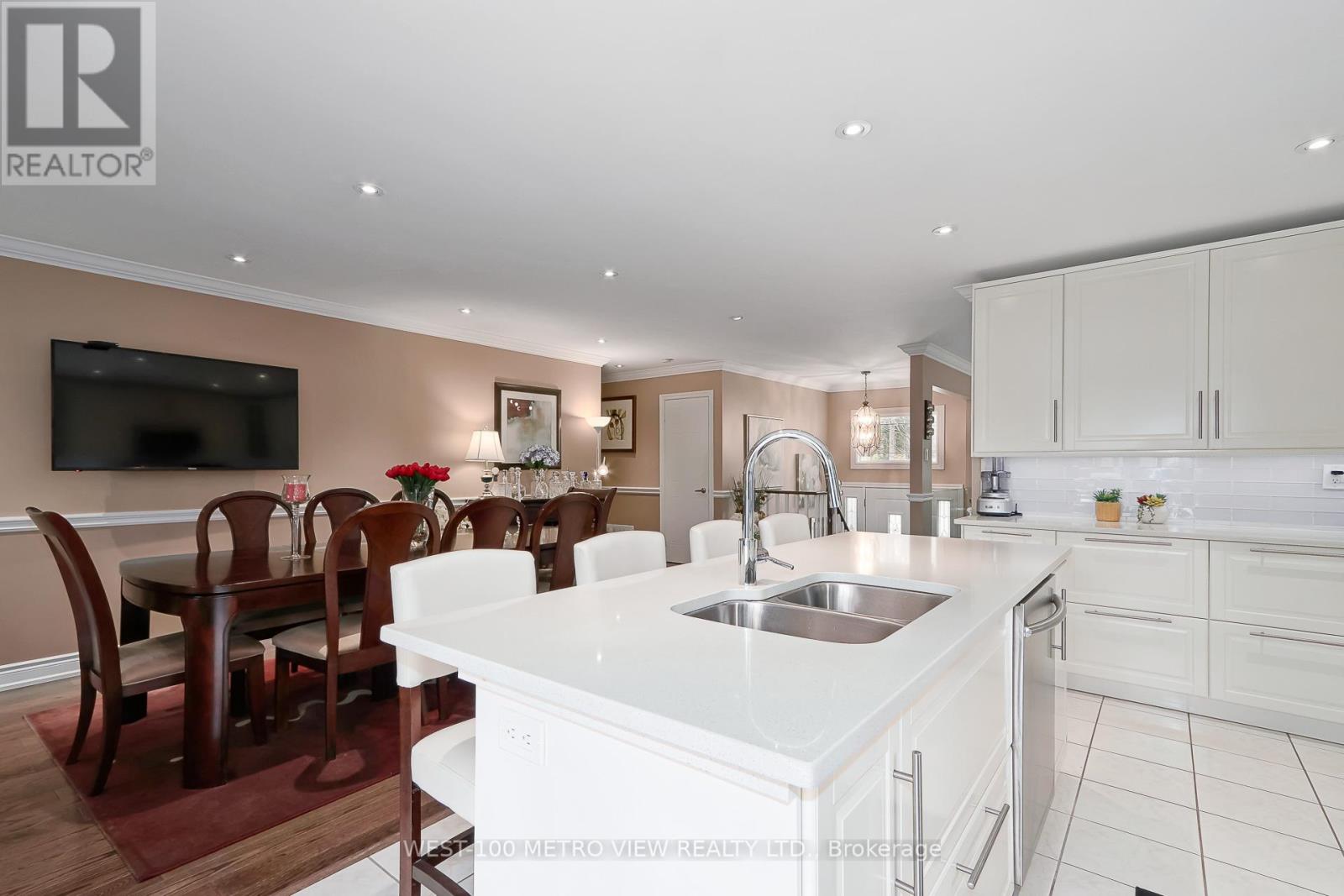 7 Fairway Crescent, Wasaga Beach, Ontario  L9Z 1C1 - Photo 12 - S13092382