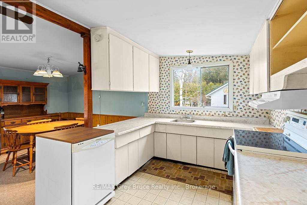 243 Mccullough Lake Drive, Chatsworth, Ontario  N0H 2V0 - Photo 16 - X12996258