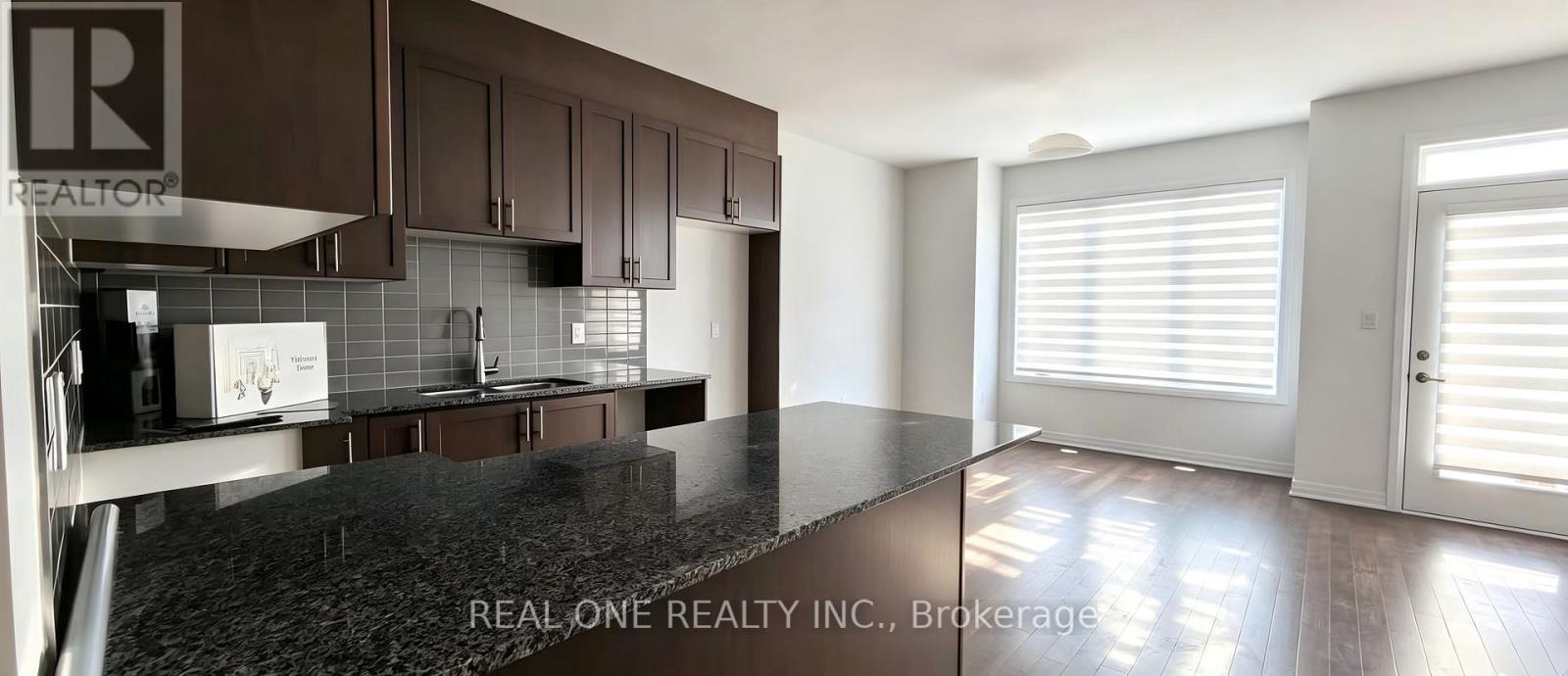 3214 Crystal Drive, Oakville, Ontario  L6M 5S8 - Photo 2 - W13167200