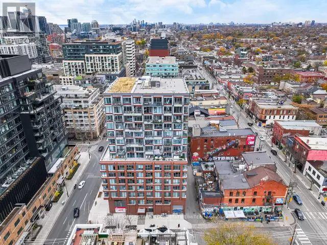 1103 - 2 AUGUSTA AVENUE, Toronto, Ontario