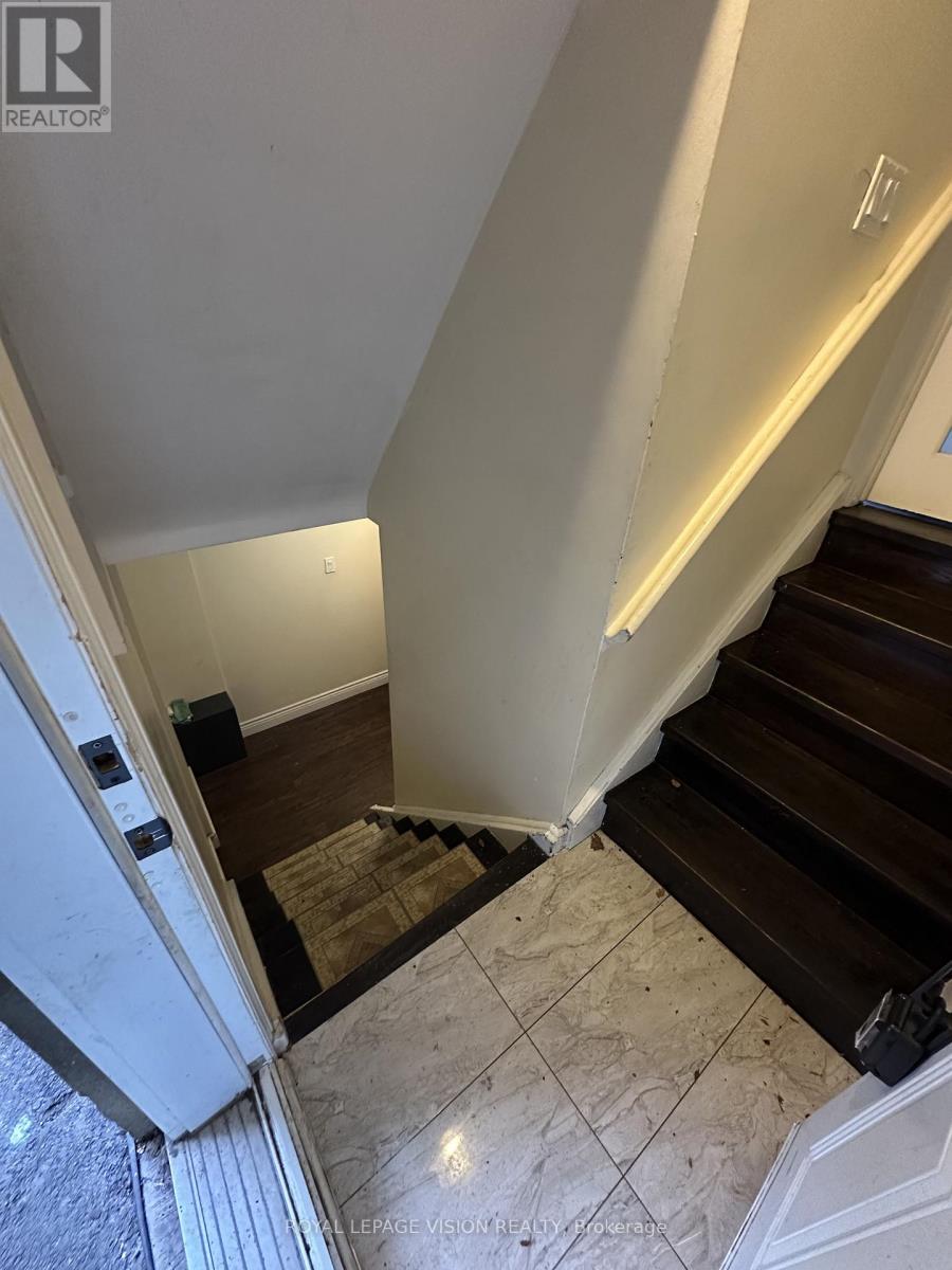 43 Par Avenue, Toronto, Ontario  M1G 2G5 - Photo 3 - E13167226