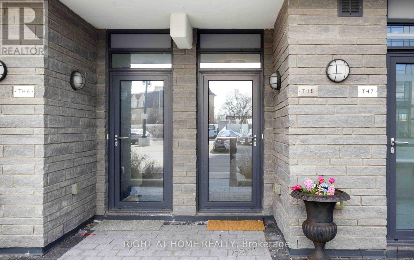 Th8 - 1245 Bayly Street, Pickering, Ontario  L1W 0B5 - Photo 5 - E13157410