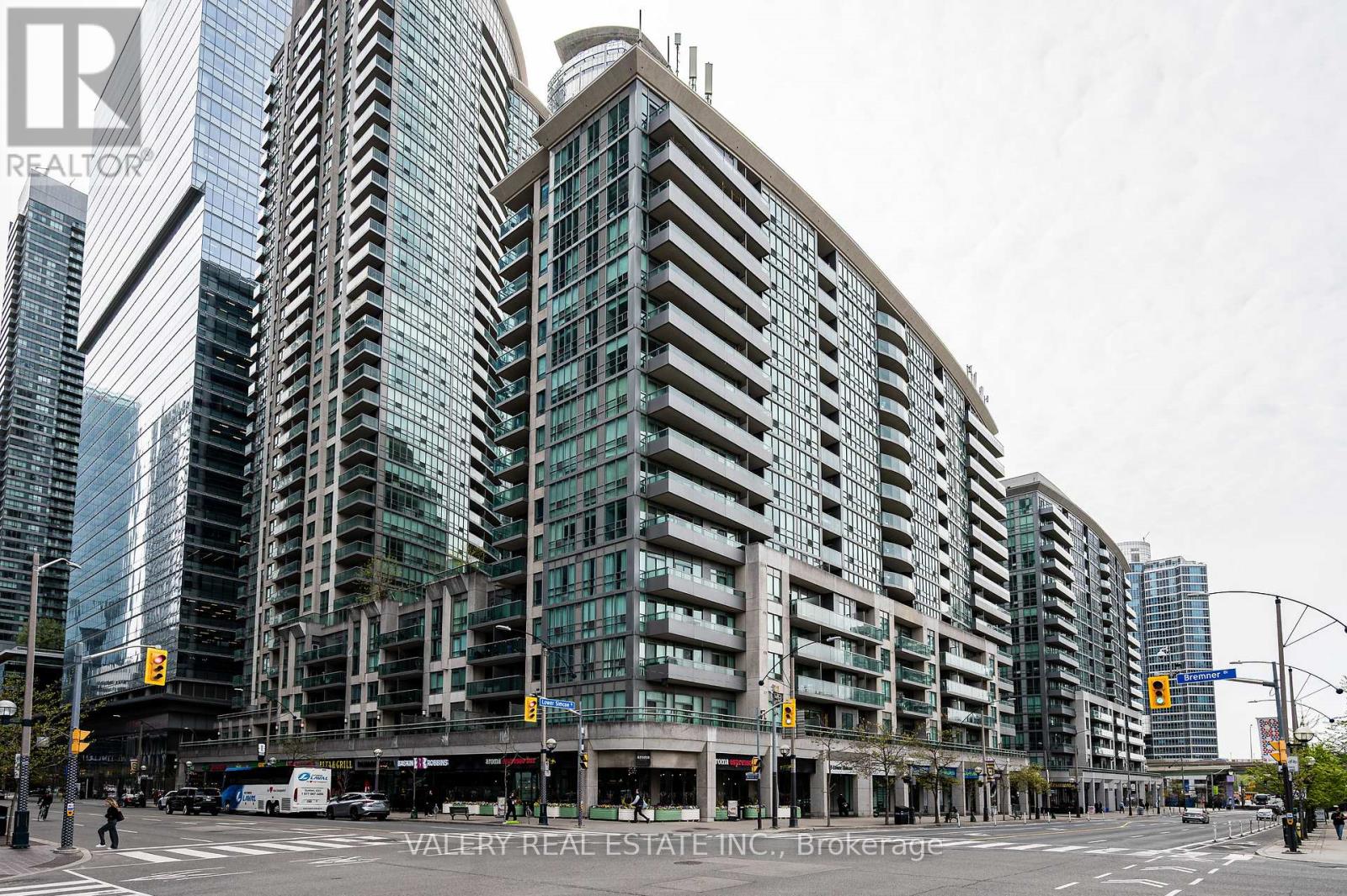 1810 - 51 LOWER SIMCOE STREET, Toronto, Ontario