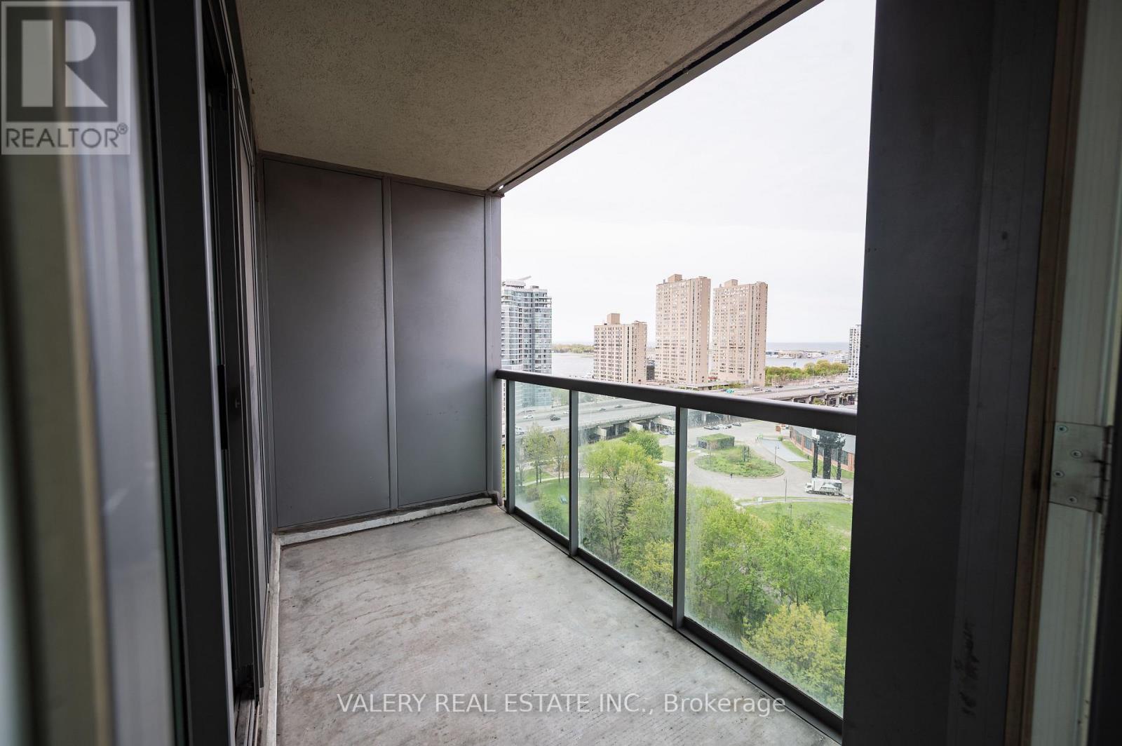 1810 - 51 Lower Simcoe Street, Toronto, Ontario  M5J 3A2 - Photo 17 - C13167248