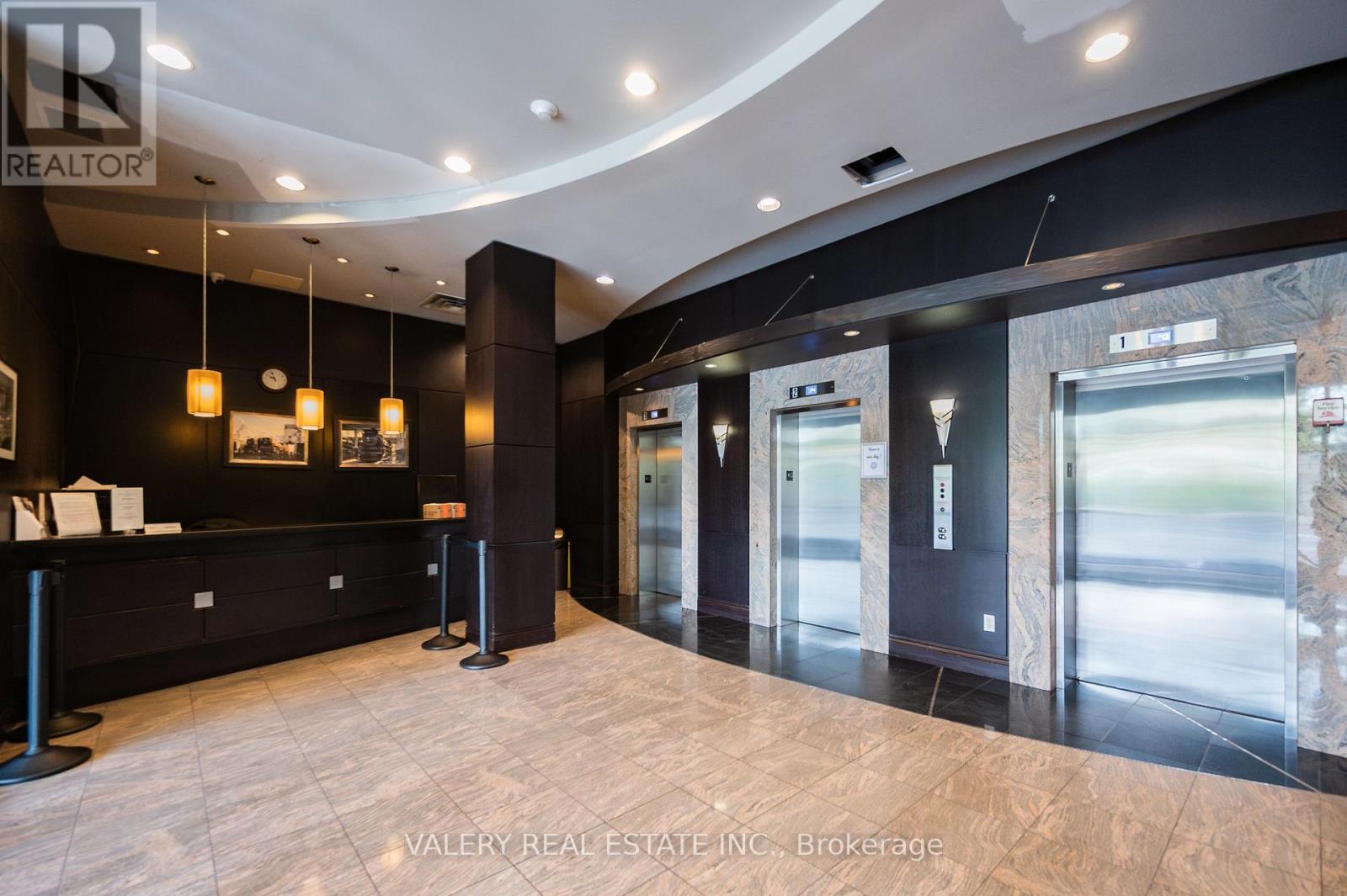 1810 - 51 Lower Simcoe Street, Toronto, Ontario  M5J 3A2 - Photo 4 - C13167248