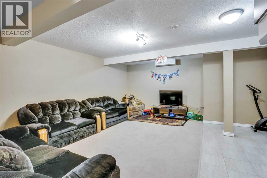 43 Falshire Close NE, Calgary, Alberta  T3J 3A2 - Photo 29 - A2290129