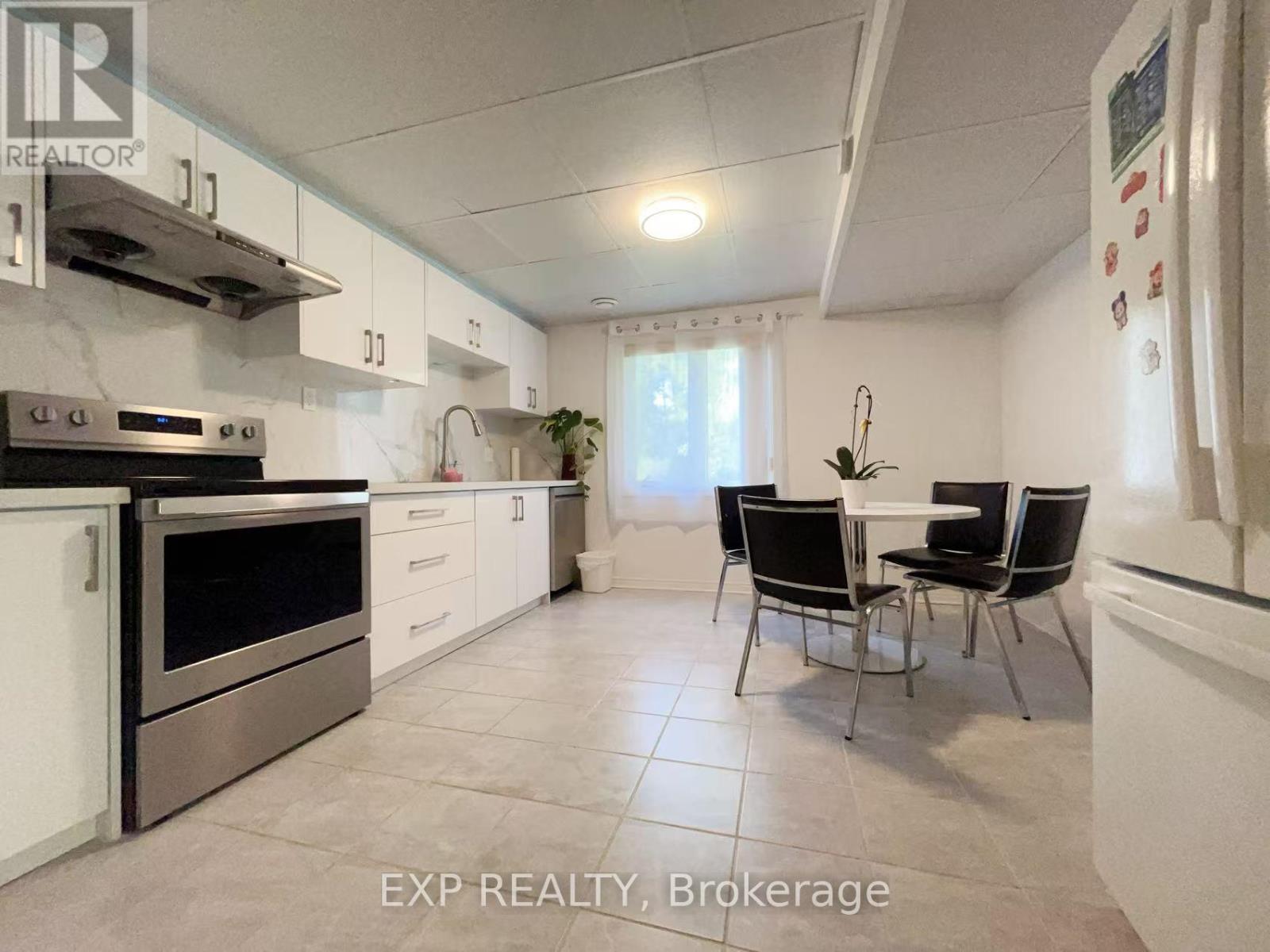 50 Brookside Road, Richmond Hill, Ontario  L4C 0J6 - Photo 3 - N13167244