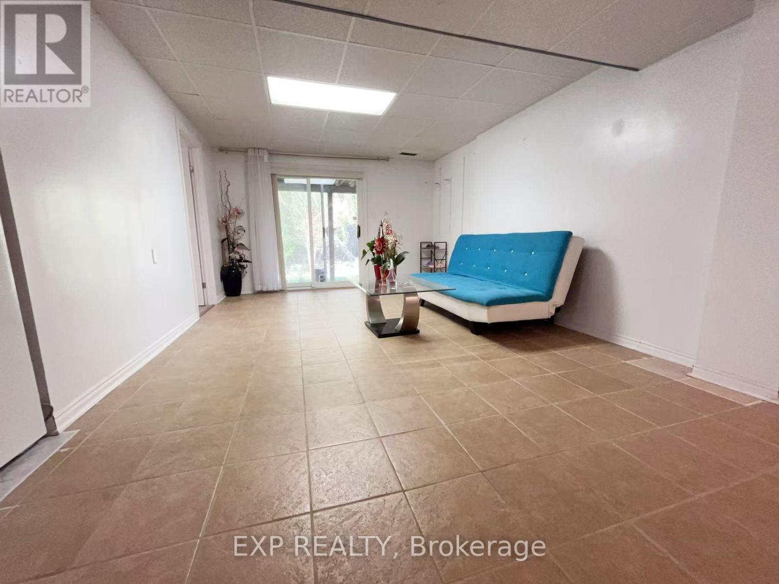 50 Brookside Road, Richmond Hill, Ontario  L4C 0J6 - Photo 5 - N13167244