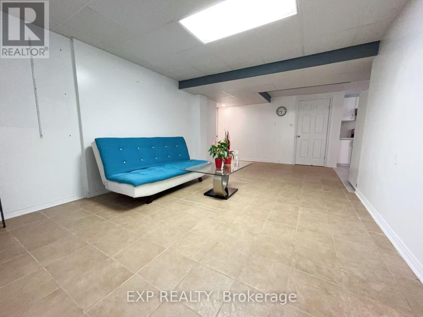 50 Brookside Road, Richmond Hill, Ontario  L4C 0J6 - Photo 6 - N13167244