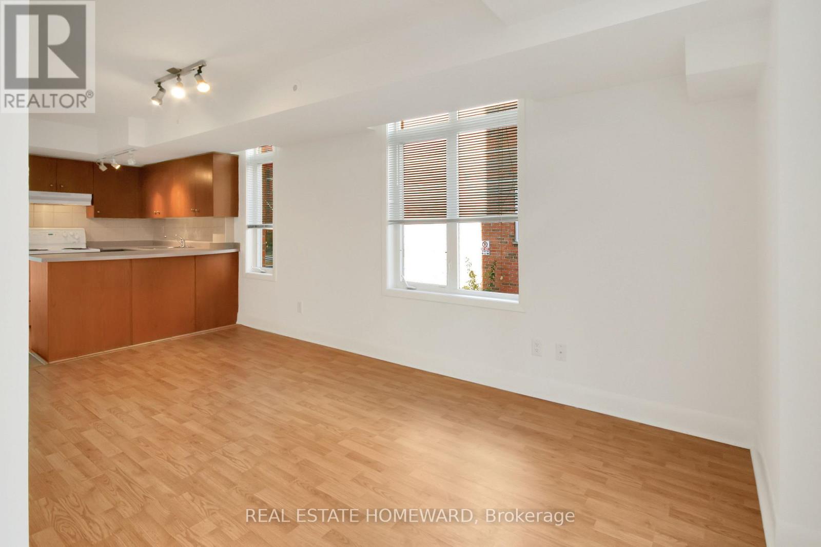 200 - 415 Jarvis Street, Toronto, Ontario  M4Y 3C1 - Photo 3 - C13167264