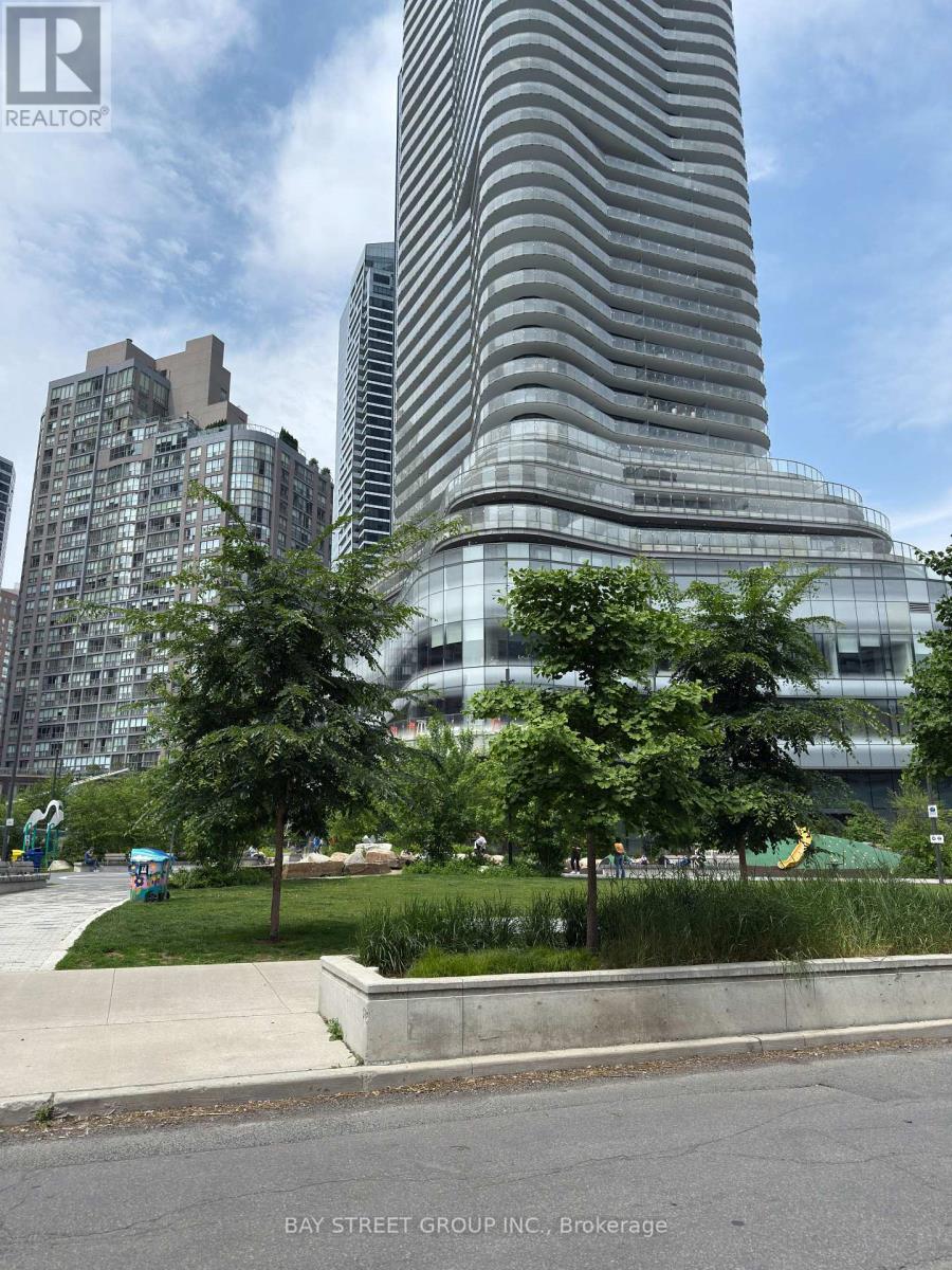 1802 - 11 WELLESLEY STREET W, Toronto, Ontario