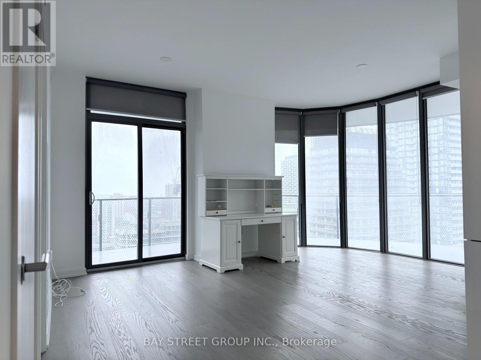 1802 - 11 Wellesley Street W, Toronto, Ontario  M4Y 0G4 - Photo 10 - C13167268