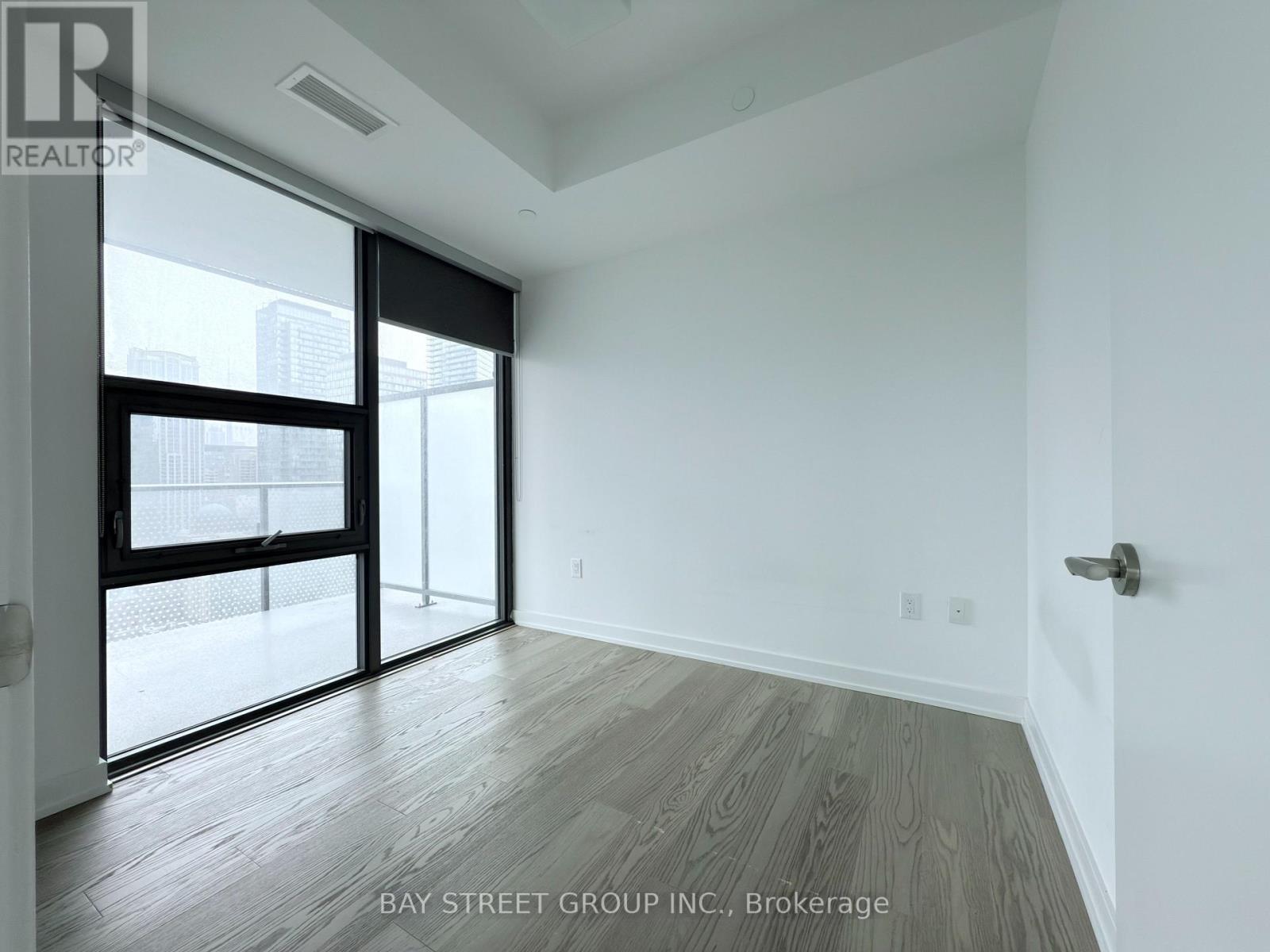 1802 - 11 Wellesley Street W, Toronto, Ontario  M4Y 0G4 - Photo 12 - C13167268
