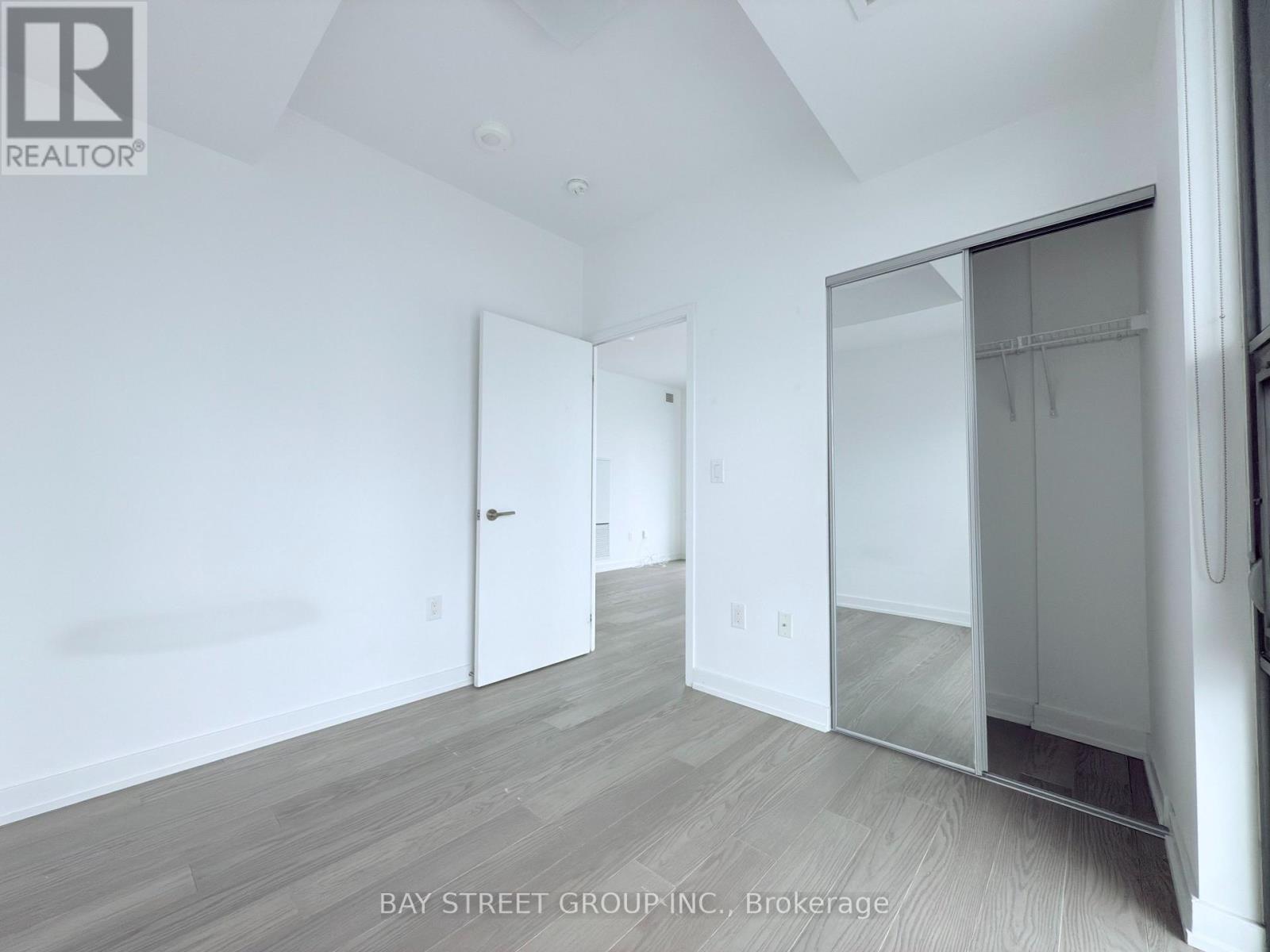 1802 - 11 Wellesley Street W, Toronto, Ontario  M4Y 0G4 - Photo 13 - C13167268