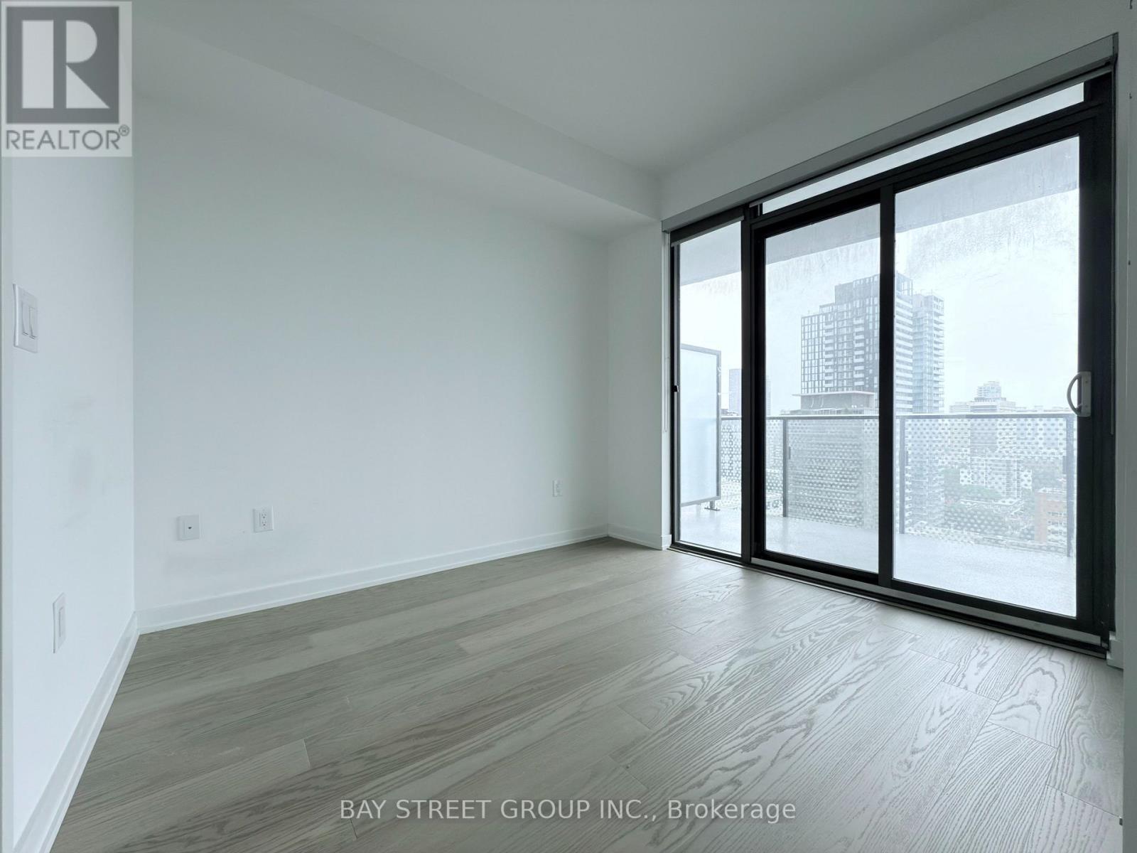 1802 - 11 Wellesley Street W, Toronto, Ontario  M4Y 0G4 - Photo 14 - C13167268