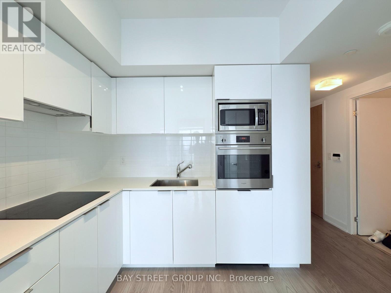 1802 - 11 Wellesley Street W, Toronto, Ontario  M4Y 0G4 - Photo 5 - C13167268