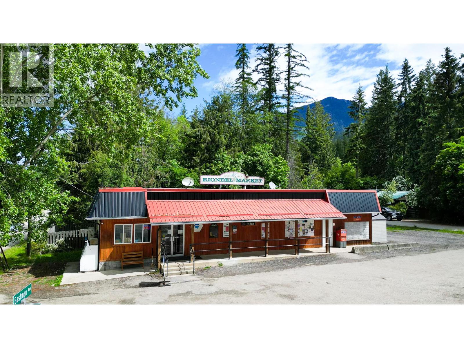 1504 EASTMAN Avenue, Riondel, British Columbia