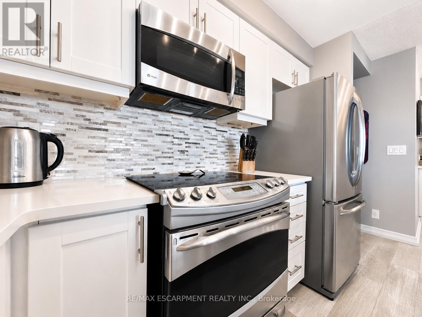 809 - 1940 Ironstone Drive, Burlington, Ontario  L7L 0E4 - Photo 15 - W12856962