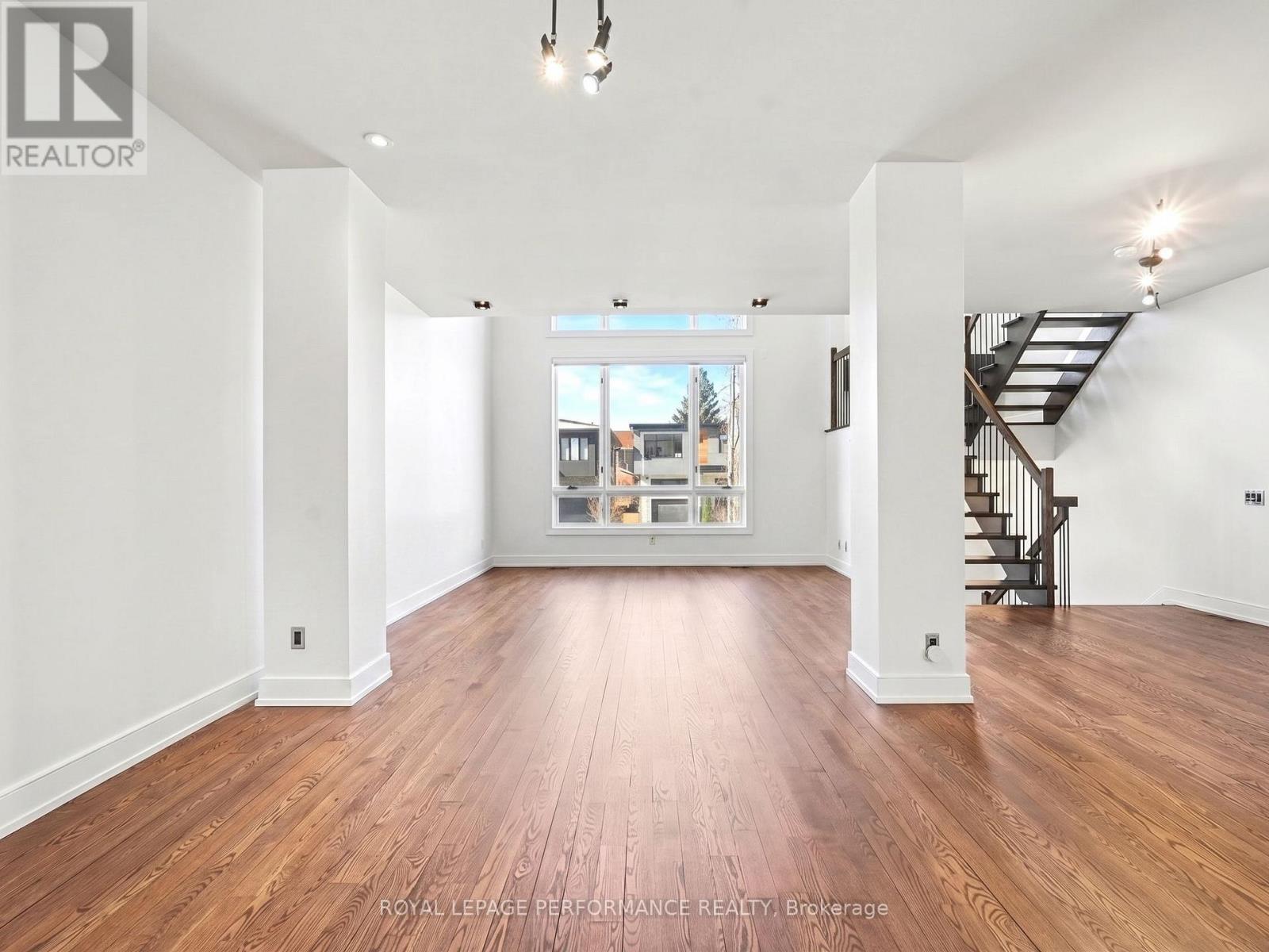 805 Kingsmere Avenue, Ottawa, Ontario  K2A 3J8 - Photo 4 - X13157358