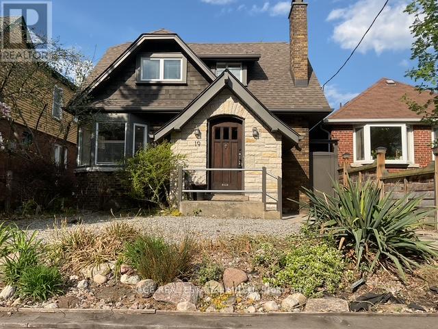19 BEECHWOOD DRIVE, Toronto, Ontario