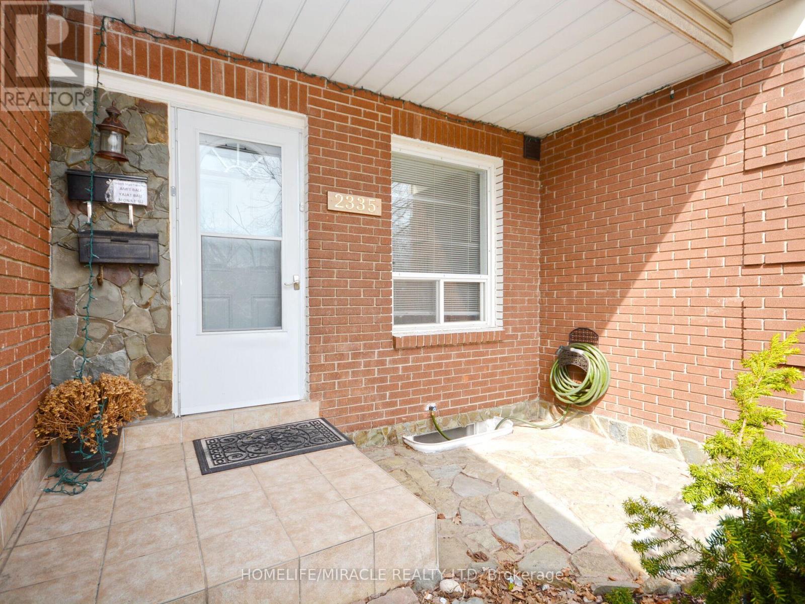 2335 COUNCIL RING ROAD, Mississauga, Ontario